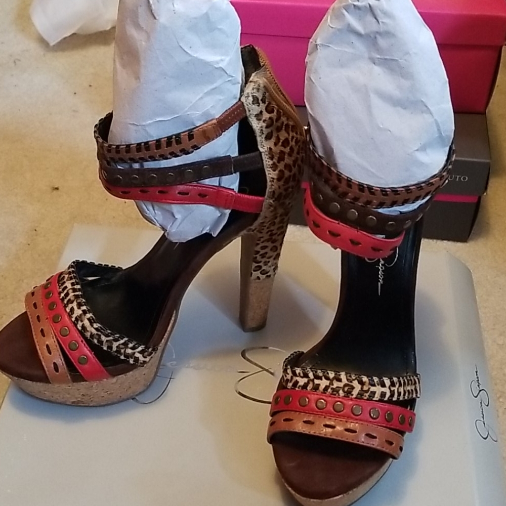 Heels - Picture 2 of 3